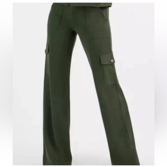 CAbi Chargo cargo pants - Picture 8 of 8